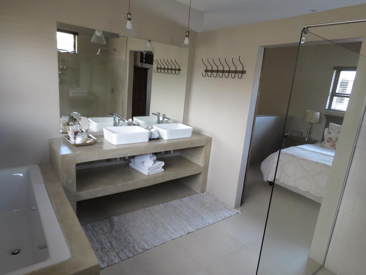 Beautiful Studio! Modern, Secure,Comfy Stay In Windhoek Golf Estate Buitenkant foto