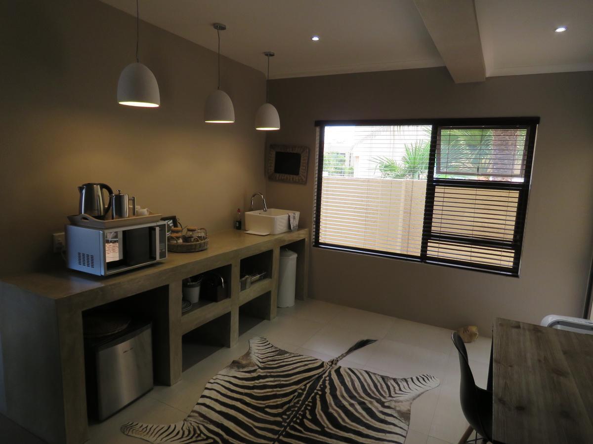Beautiful Studio! Modern, Secure,Comfy Stay In Windhoek Golf Estate Buitenkant foto